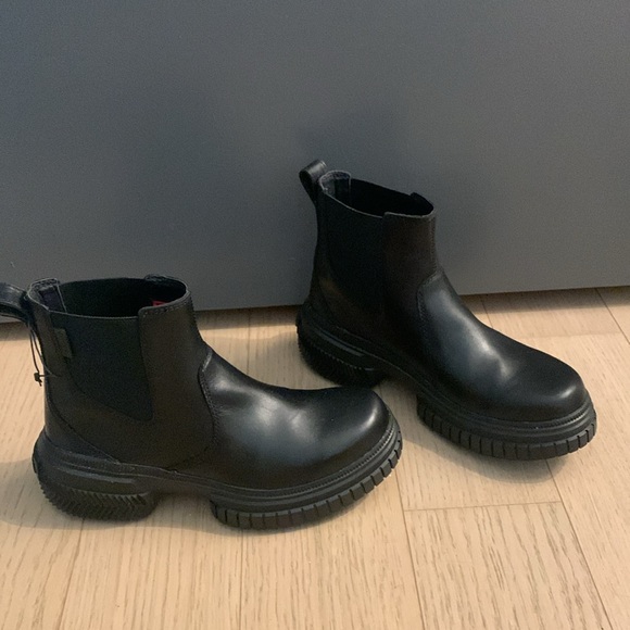 Sorel Black Waterproof Chelsea Boots | Women’s US8.5 - Picture 2 of 6